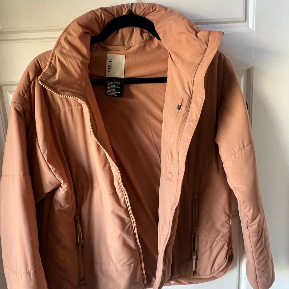 Vuori Women’s Canyon Insulated Jacket - Rose, Size Small - Picture 6 of 8